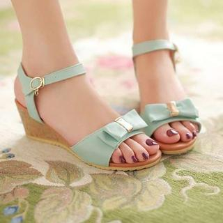 Pangmama Bow-Accent Wedge Sandals
