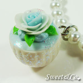 Sweet & Co. Sweet Blue Glitter Cupcake Floral Pearl Necklace