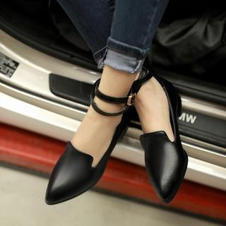 Pangmama Ankle-Strap Pointy Loafers