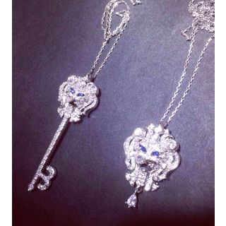 Bao Style Rhinestone Lion Necklace