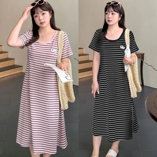 Plus Size Short-Sleeve Scoop Neck Striped Midi T-Shirt Dress