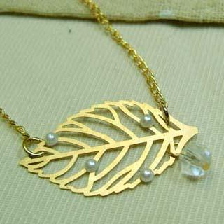 MyLittleThing Golden Leaf Short Necklace