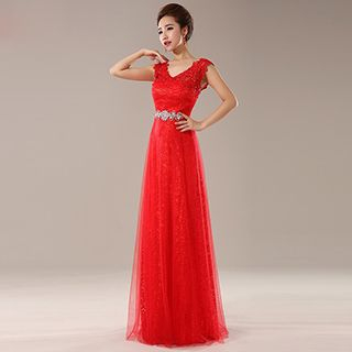 Efon Sleeveless Lace Evening Gown