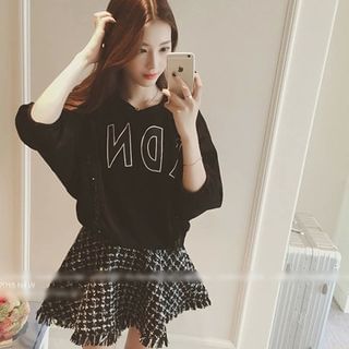 QZ Lady Fringed Lettering Pullover