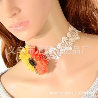 LENNI Flower-Accent Crochet Necklace