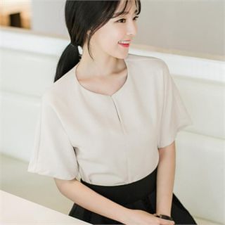 Attrangs Slit-Front Elbow-Sleeve Top