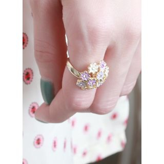 kitsch island Floral Ring