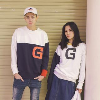 Simpair Lettering Color-Block Loose-Fit Couple Pullover