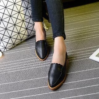 Mancienne Scalloped-Trim Pointy Loafers