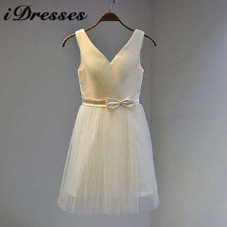 idresses Sleeveless Bow-accent Short Wedding Dress