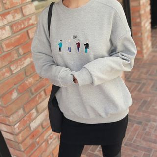 CLICK Drop-Shoulder Embroidered Sweatshirt