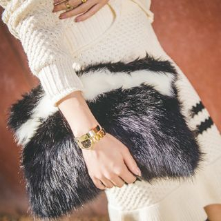 GUMZZI Faux-Fur Clutch