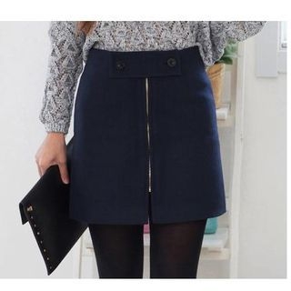 LITI Zip Woolen Skirt