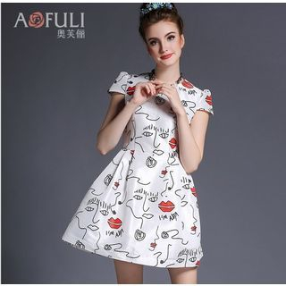 Ovette Short-Sleeve Lip Print A-Line Dress