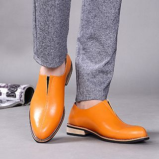 YAX Pointy Loafers