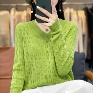 Long Sleeve V-Neck Plain Knit Top