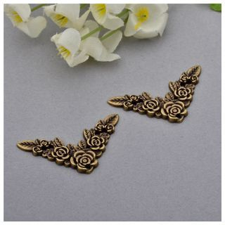 Mamak Beans Rose Collar Pin