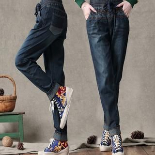 Sayumi Floral Embroidered Jeans