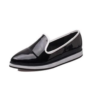 Yoflap Patent Pointy-Toe Flats