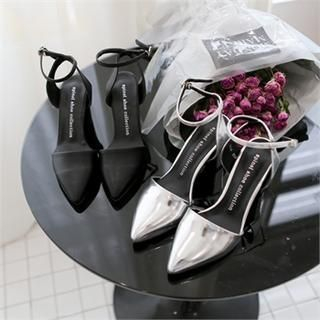 Styleberry Ankle Strap Chunky Heel Sandals
