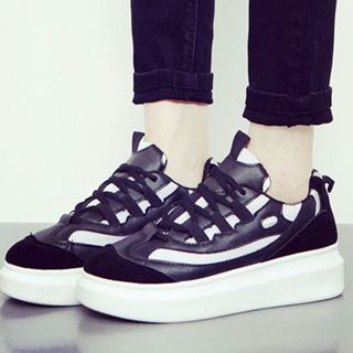 Zandy Shoes Lace-Up Sneakers