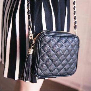 QNIGIRLS Tasseled Quilted Shoulder Bag