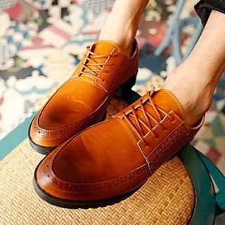 MARTUCCI Faux-Leather Eyelet Oxfords