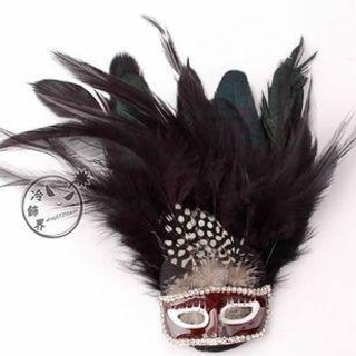 Trend Cool Party Mask Brooch