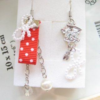 Fit-to-Kill Hand made Lovely clock with red spot cotton earrings