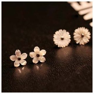 Kulala Floral Stud Earrings