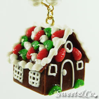 Sweet & Co. Sweet Christmas Ginger Bread House Pearl Gold Necklace