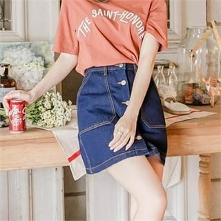 Attrangs Button-Accent Denim Skirt