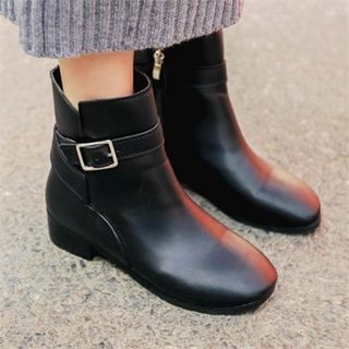 QNIGIRLS Buckled Ankle Boots