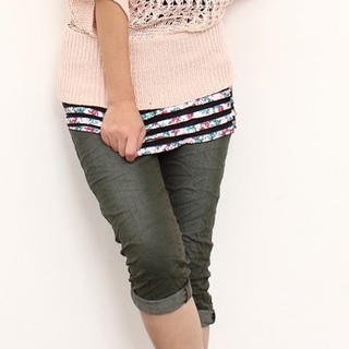 Washed Cropped Jeans with Belt