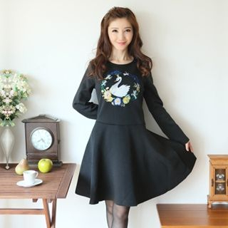 XINLAN Long-Sleeve Embroidered Dress
