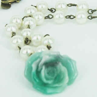MyLittleThing Sleeping Rose Pearl Necklace(Green) One Size