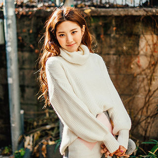 chuu Turtle-Neck Angora-Wool Blend Sweater