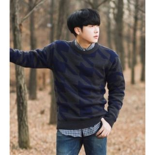 ABOKI Houndstooth Check Sweater
