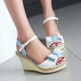 Tomma Bow Accent Wedge Sandals