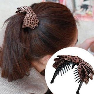 Best Jewellery Dotted Layered Bow Hair Clamp
