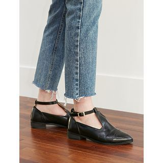 FROMBEGINNING Toe-Cap Ankle-Strap Pumps