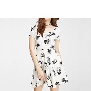Richcoco Short-Sleeve Floral Print A-Line Dress