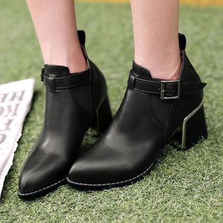 Pangmama Block Heel Buckled Ankle Boots