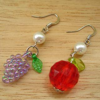 Fit-to-Kill Colorful apple and grape with Pearl Earrings