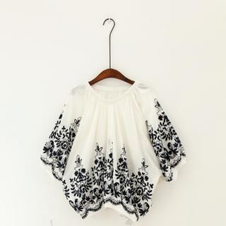 11.STREET Dolman-Sleeve Embroidered Blouse