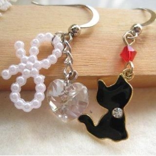 Dazzling lovely black cat with heart shape Swarovski crystal earrings