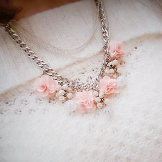 Ticoo Flower Chain Necklace