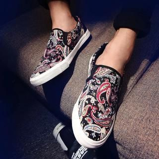 Hipsteria Paisley Pattern Slip-Ons