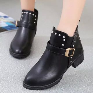 Cinde Shoes Studded Buckled Ankle Boots