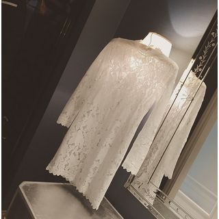 AIGIL Long-Sleeve Lace Top